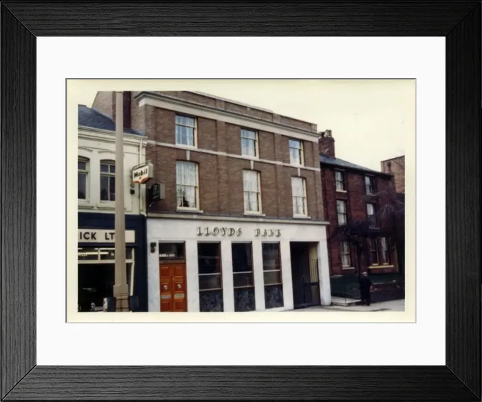 Framed Print : Lloyds Bank Branch, Birmingham Area, Warwickshire Framed Print : Lloyds Bank Branch, Birmingham Area, Warwickshire