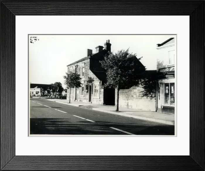 Framed Print : Grand Junction Inn, High Holborn, Worcestershire Framed Print : Grand Junction Inn, High Holborn, Worcestershire