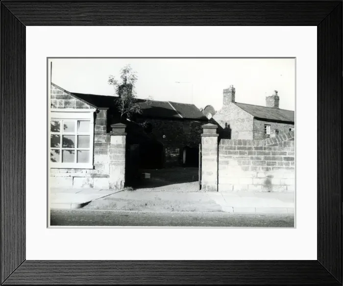 Framed Print : Grand Junction Inn Yard, High Holborn, Worcestershire Framed Print : Grand Junction Inn Yard, High Holborn, Worcestershire
