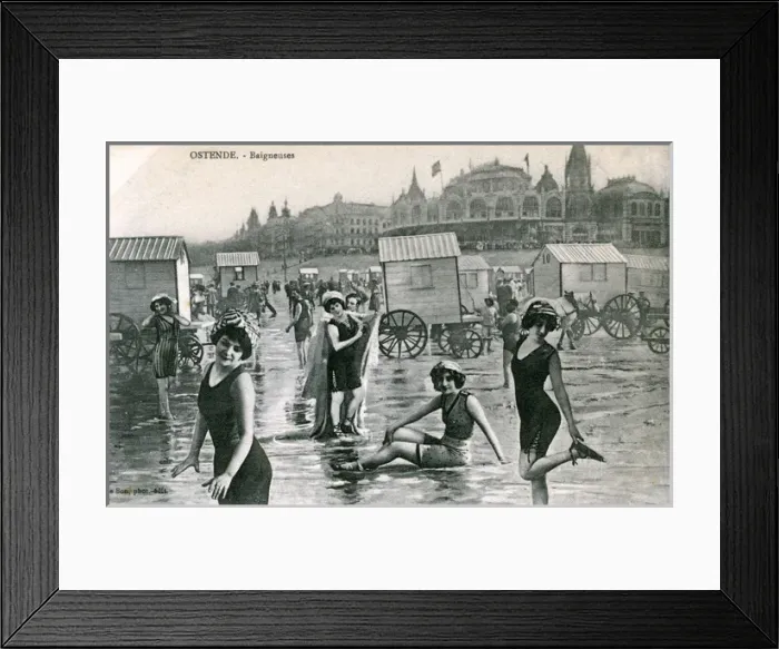 Framed Print : Bathers & Bathing Huts, Ostende / Ostende, Belgium Framed Print : Bathers & Bathing Huts, Ostende / Ostende, Belgium