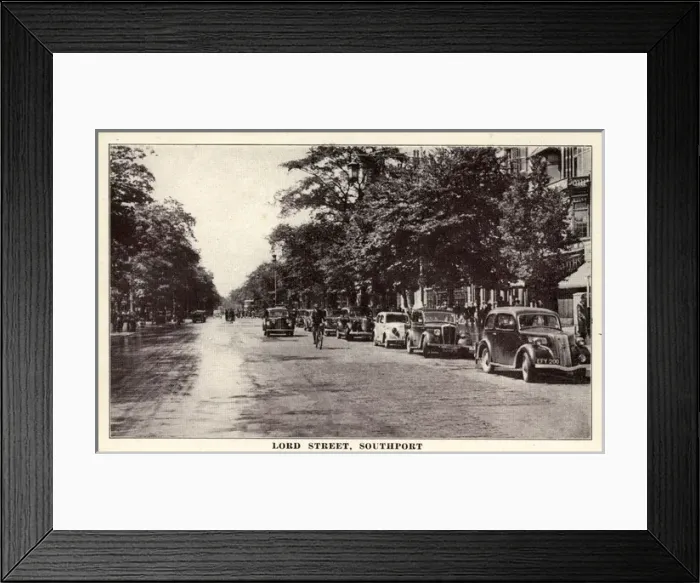 Framed Print : Lord Street, Southport, England Framed Print : Lord Street, Southport, England