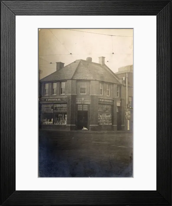 Framed Print : W Brookes & Co Grocery Shopfront, Thought to be at Elliot St Framed Print : W Brookes & Co Grocery Shopfront, Thought to be at Elliot St