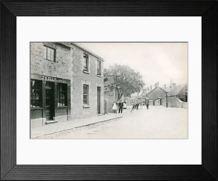 Framed Print : Park Street, Kings Cliffe, Peterborough, England Framed Print : Park Street, Kings Cliffe, Peterborough, England