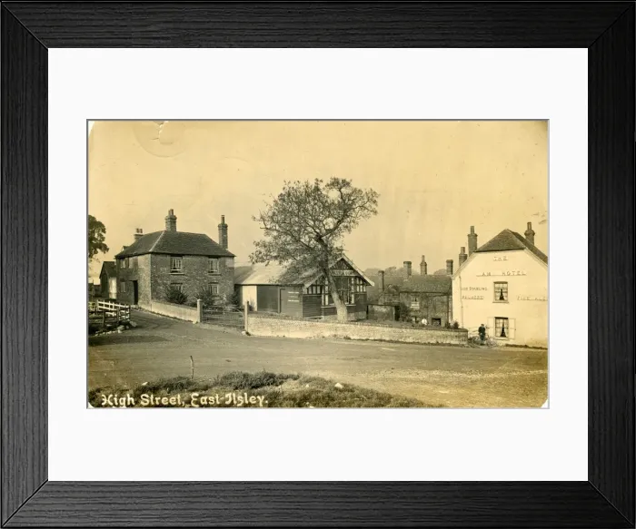 Framed Print : High Street, East Isley, Newbury, England Framed Print : High Street, East Isley, Newbury, England