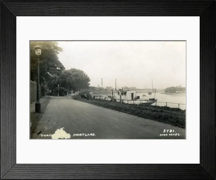 Framed Print : Houseboat, Mortlake, London, England Framed Print : Houseboat, Mortlake, London, England