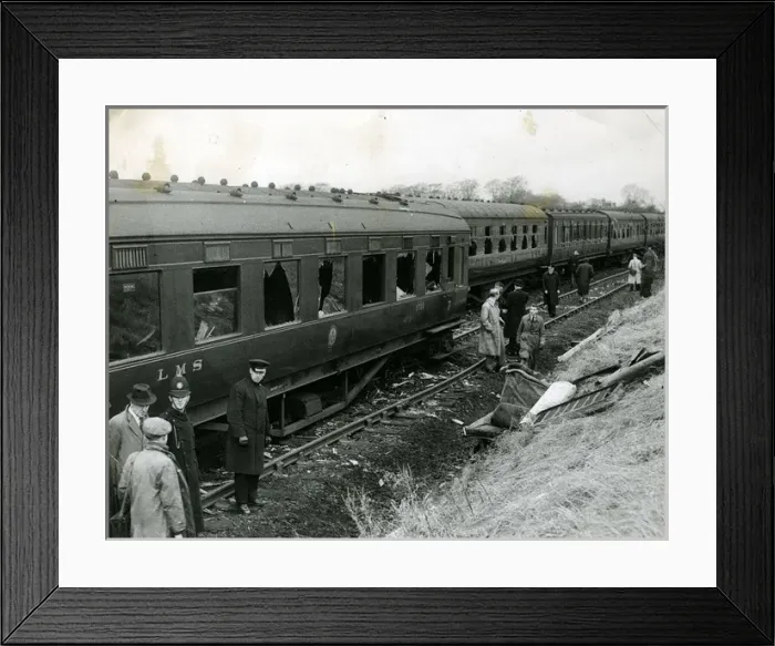 Framed Print : British Railways Accident, Harrow and Wealdstone Railway Sta Framed Print : British Railways Accident, Harrow and Wealdstone Railway Sta