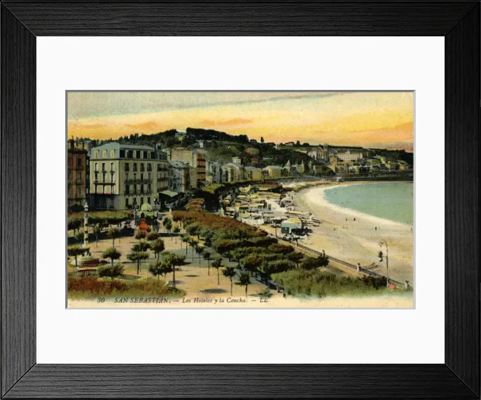 Framed Print : Los Hoteles y la Concha, Donostia / San SebastiᮬGipuzkoa, S Framed Print : Los Hoteles y la Concha, Donostia / San SebastiᮬGipuzkoa, S