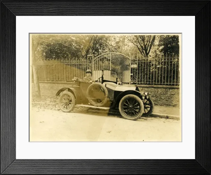 Framed Print : Belsize Vintage Car, Villa Les Iris, Paris, France Framed Print : Belsize Vintage Car, Villa Les Iris, Paris, France