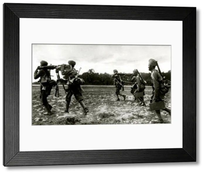 Framed Print : WW1 - Indian Machine Gun Crews in France Framed Print : WW1 - Indian Machine Gun Crews in France