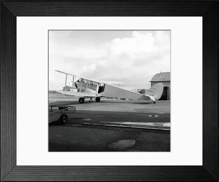 Framed Print : De Havilland Dragon VH-CPP private Darwin, Australia 1956 Framed Print : De Havilland Dragon VH-CPP private Darwin, Australia 1956