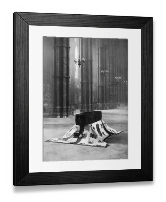 Framed Print : Coffin for tomb of unknown warrior Framed Print : Coffin for tomb of unknown warrior