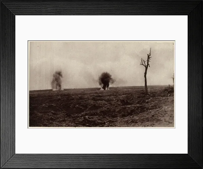 Framed Print : WW1 - Gas attacks near Canadian lines, October 1916