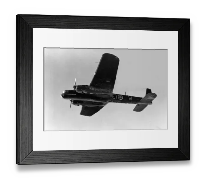 Framed Print : Armstrong Whitworth AW 38 Whitley V -already obsolete b Framed Print : Armstrong Whitworth AW 38 Whitley V -already obsolete b