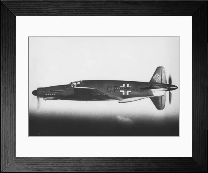Framed Print : Dornier Do 335A -a rare cine still of the first of its Framed Print : Dornier Do 335A -a rare cine still of the first of its