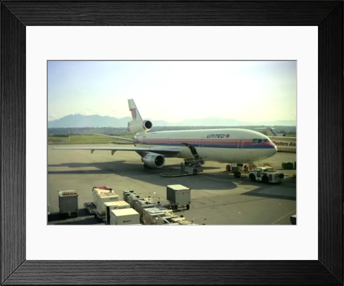 Framed Print : Douglas DC-10 10 Photo by Hugh W. Cowin United 22 May Framed Print : Douglas DC-10 10 Photo by Hugh W. Cowin United 22 May