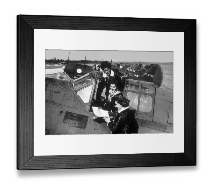 Framed Print : Curtiss A-25A Helldivers flown by US women-ferry-pilots