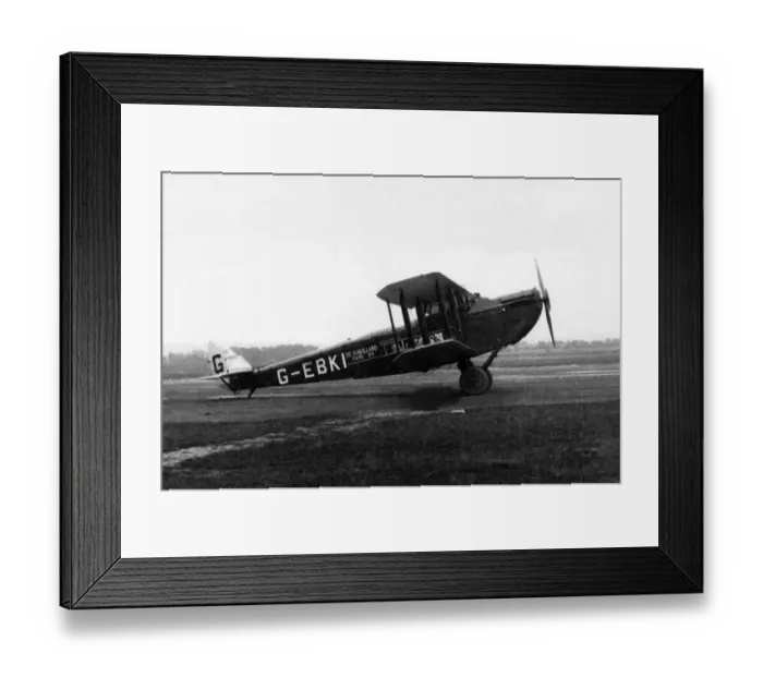 Framed Print : De Havilland DH54 (on the ground, side view) Framed Print : De Havilland DH54 (on the ground, side view)