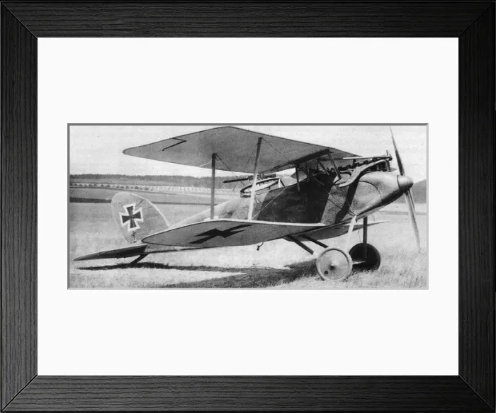 Framed Print : Halberstadt CLII (forward view, on the ground) Framed Print : Halberstadt CLII (forward view, on the ground)