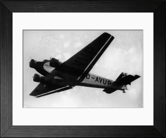 Framed Print : Junkers Ju 52 3m -Lufthansa, flying Framed Print : Junkers Ju 52 3m -Lufthansa, flying