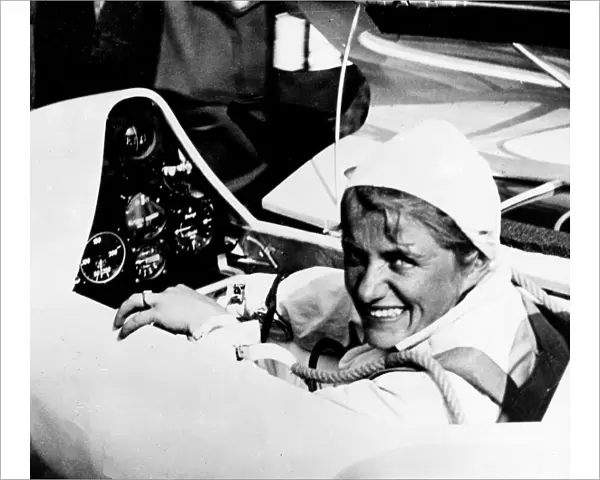 Reitsch, Hannah, test pilot in sailplane, 19 May 37