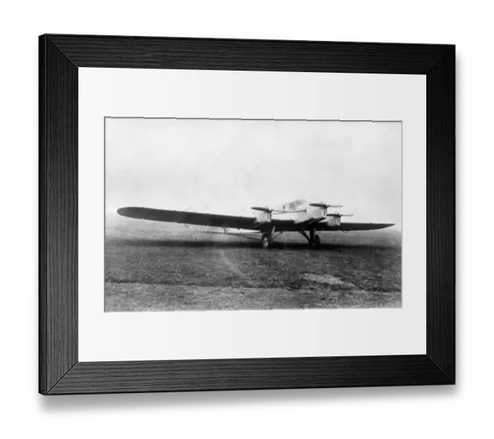 Framed Print : Spartan Mailplane (forward view, on the ground) Framed Print : Spartan Mailplane (forward view, on the ground)