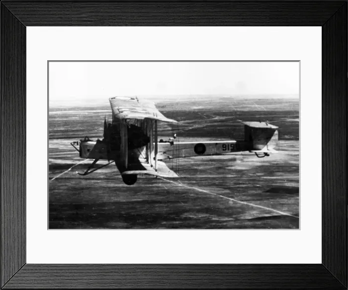Framed Print : Vickers 27 Vimy Mk II -one of the 112 Vimy built and wh Framed Print : Vickers 27 Vimy Mk II -one of the 112 Vimy built and wh