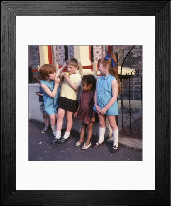 Framed Print : Five children on a Balham street, SW London Framed Print : Five children on a Balham street, SW London