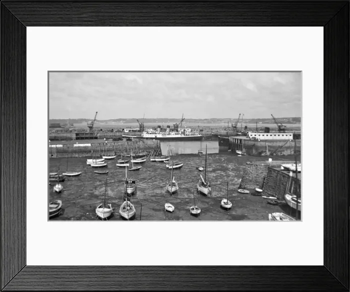 Framed Print : Harbour with fishing boats Framed Print : Harbour with fishing boats