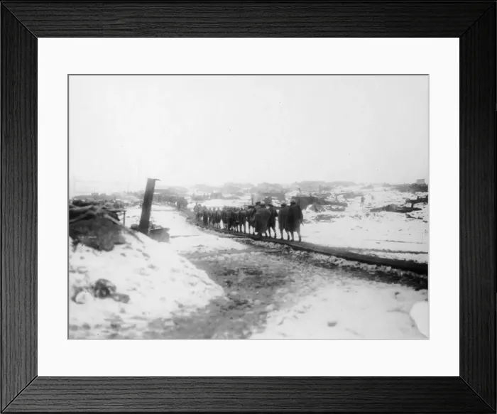 Framed Print : Soldiers in snow on the Western Front, WW1 Framed Print : Soldiers in snow on the Western Front, WW1