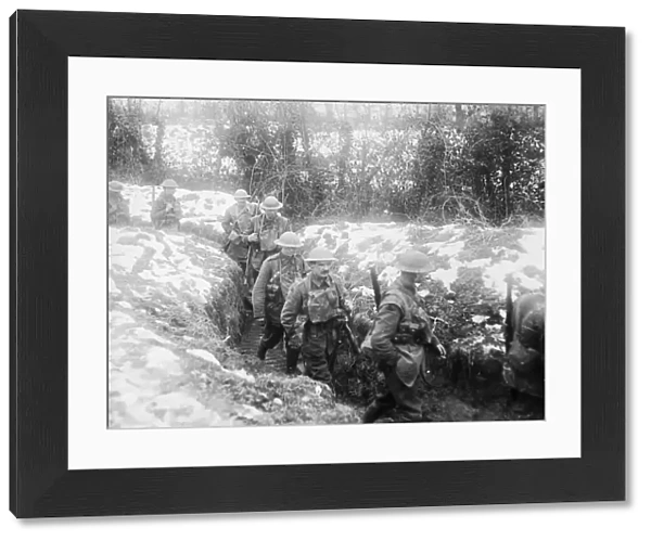 Soldiers in the snow on the Western Front, WW1