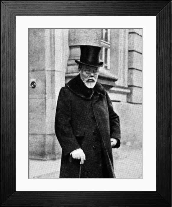 Framed Print : Engelbert Humperdinck Framed Print : Engelbert Humperdinck