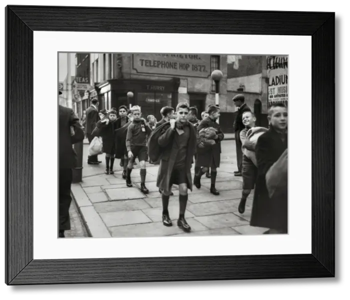 Framed Print : Barnardo boys in London during evacuation Framed Print : Barnardo boys in London during evacuation