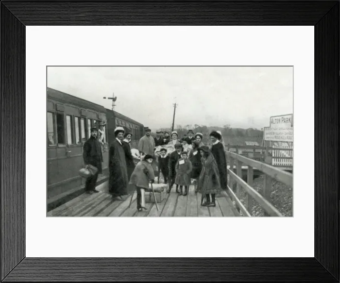 Framed Print : Lord Mayor Treloar Cripples Home, Alton - LSWR Station Framed Print : Lord Mayor Treloar Cripples Home, Alton - LSWR Station