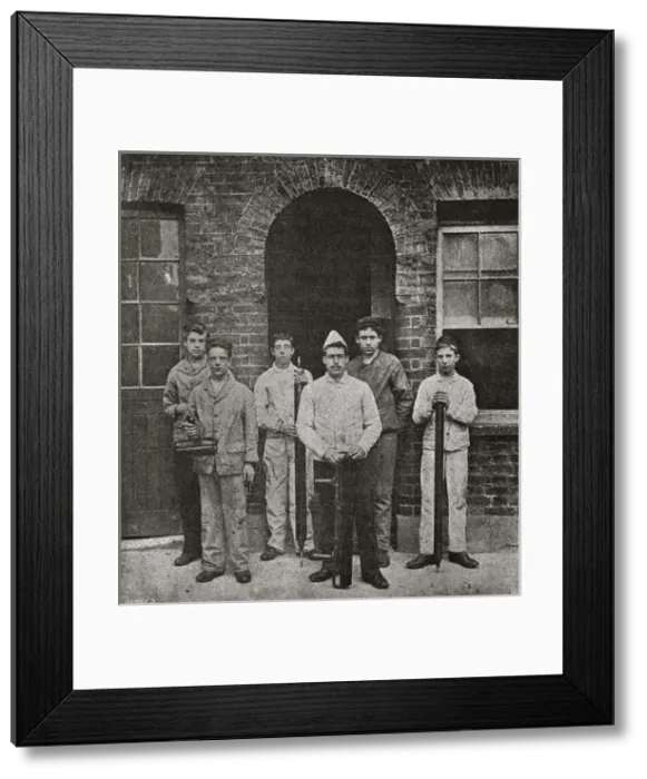 Framed Print : National Childrens Home (NCH), Bethnal Green - Working Lads Framed Print : National Childrens Home (NCH), Bethnal Green - Working Lads