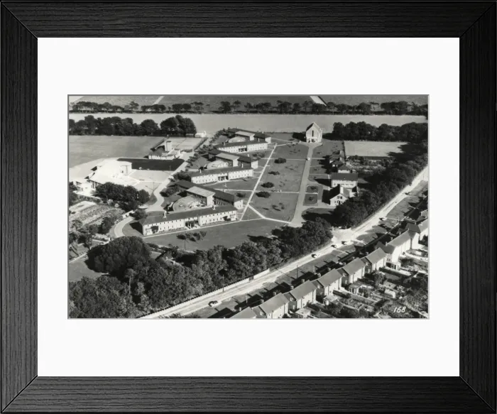 Framed Print : Spurgeons Homes, Birchington Framed Print : Spurgeons Homes, Birchington