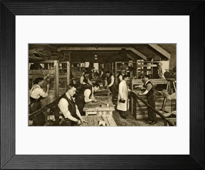 Framed Print : Blind ex-soldiers at St Dunstans Hospital Making Mats Framed Print : Blind ex-soldiers at St Dunstans Hospital Making Mats