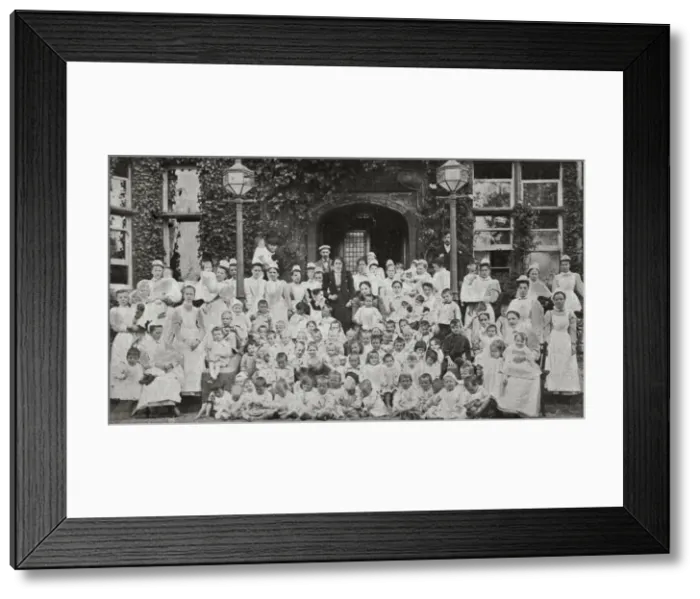 Framed Print : Barnardos Babies Castle, Hawkhurst - Family Group Framed Print : Barnardos Babies Castle, Hawkhurst - Family Group