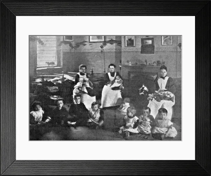 Framed Print : Ragged School Union Cr裨e, Ogle Mews Framed Print : Ragged School Union Cr裨e, Ogle Mews