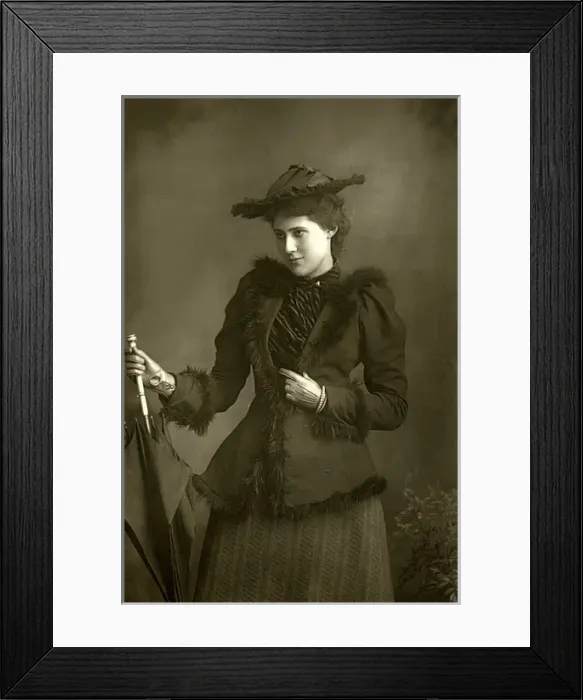 Framed Print : Lily Hanbury - English actress Framed Print : Lily Hanbury - English actress