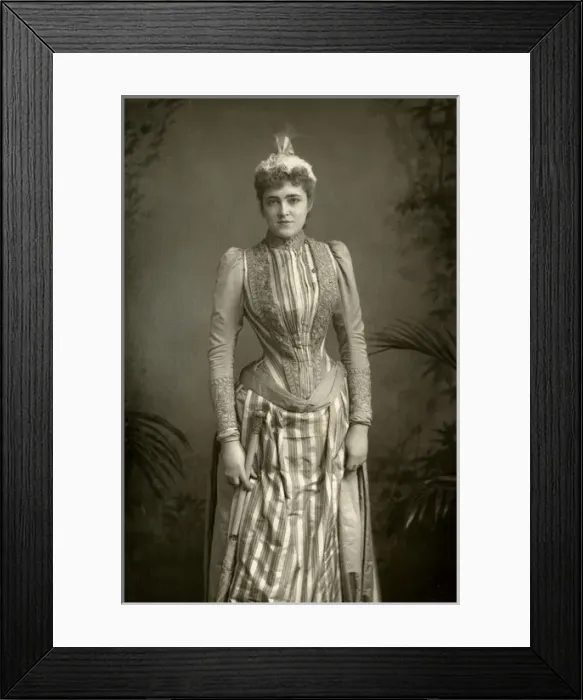 Framed Print : Agnes Huntington - American actress and singer Framed Print : Agnes Huntington - American actress and singer