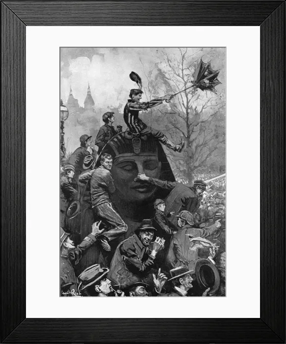 Framed Print : Crowds gather to watch the annual Lord Mayors show, London Framed Print : Crowds gather to watch the annual Lord Mayors show, London