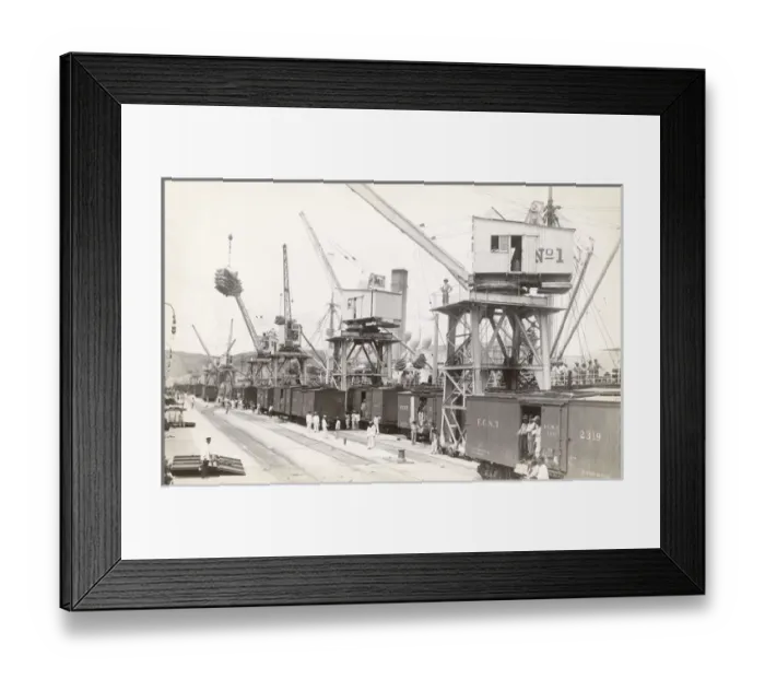 Framed Print : Pacific coast railway terminus, Salina Cruz, Oaxaca, Mexico Framed Print : Pacific coast railway terminus, Salina Cruz, Oaxaca, Mexico