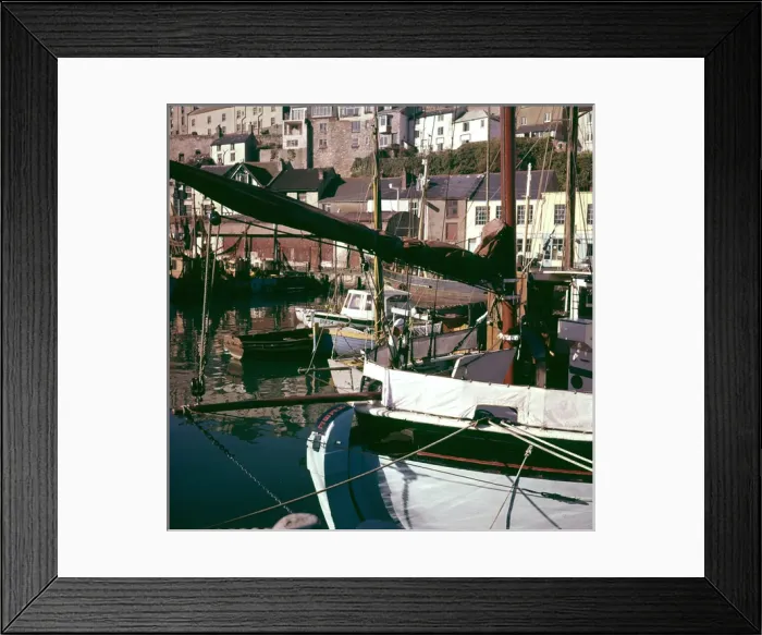 Framed Print : Vessels in Brixham Harbour, Devon Framed Print : Vessels in Brixham Harbour, Devon