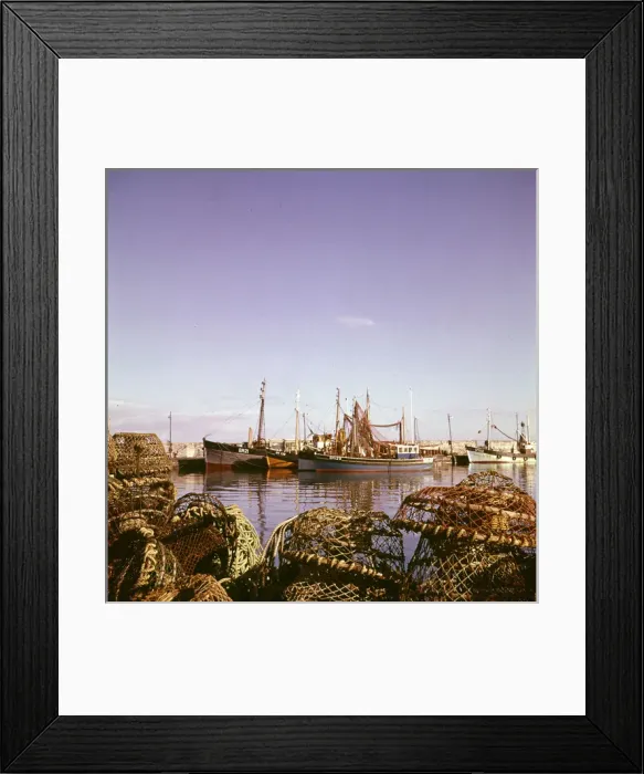 Framed Print : Vessels in Brixham Harbour, Devon Framed Print : Vessels in Brixham Harbour, Devon