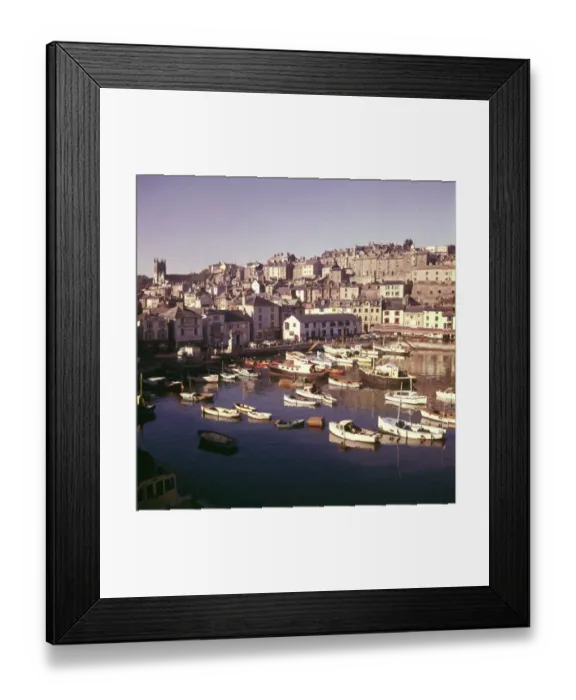 Framed Print : Vessels in Brixham Harbour, Devon Framed Print : Vessels in Brixham Harbour, Devon