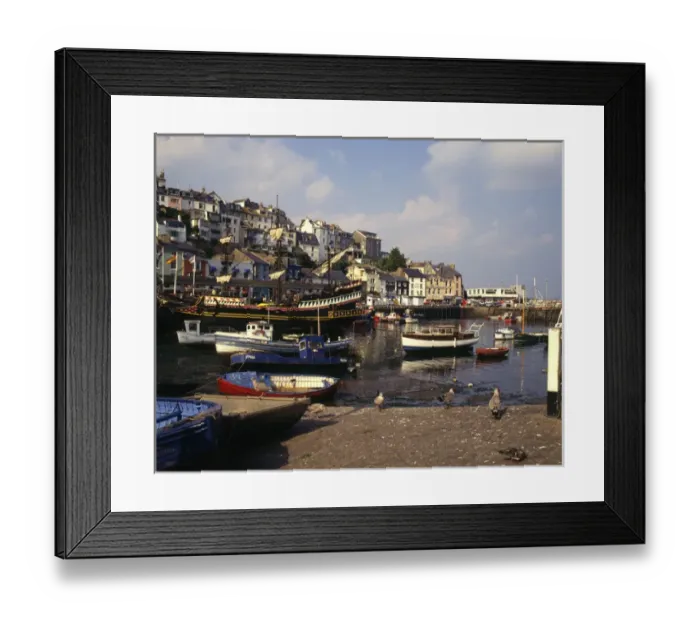 Framed Print : Vessels in Brixham Harbour, Devon Framed Print : Vessels in Brixham Harbour, Devon