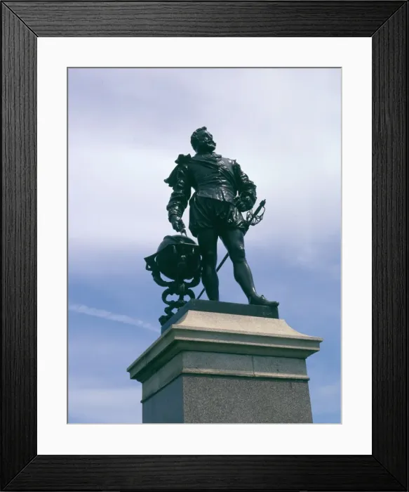 Framed Print : Memorial to Sir Francis Drake, Plymouth Hoe, Devon Framed Print : Memorial to Sir Francis Drake, Plymouth Hoe, Devon