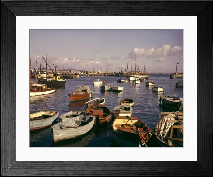 Framed Print : Vessels in Brixham Harbour, Devon Framed Print : Vessels in Brixham Harbour, Devon