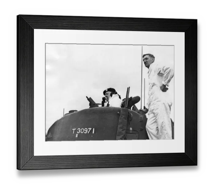 Framed Print : Winston Churchill in turret of Churchill tank, 1942 Framed Print : Winston Churchill in turret of Churchill tank, 1942