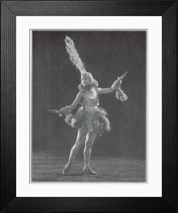 Framed Print : Madeline Gibson in the Champagne Time cabaret show (1928) Framed Print : Madeline Gibson in the Champagne Time cabaret show (1928)